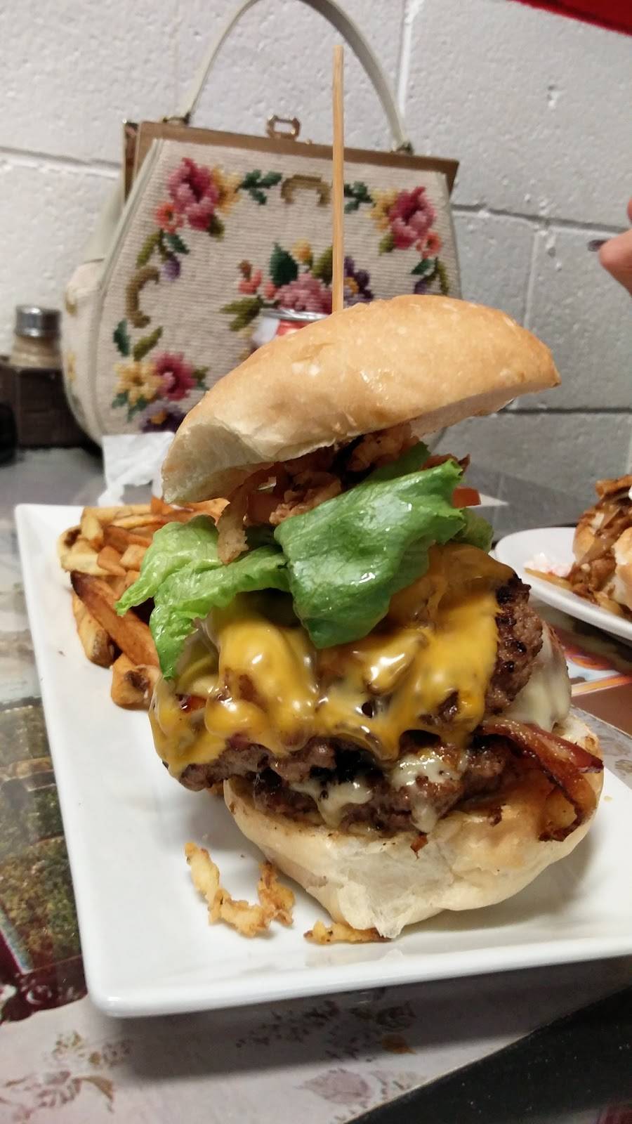 The Crazy Canuck | restaurant | 845 Weber St N, Waterloo, ON N2J 4G8, Canada | 5197472729 OR +1 519-747-2729