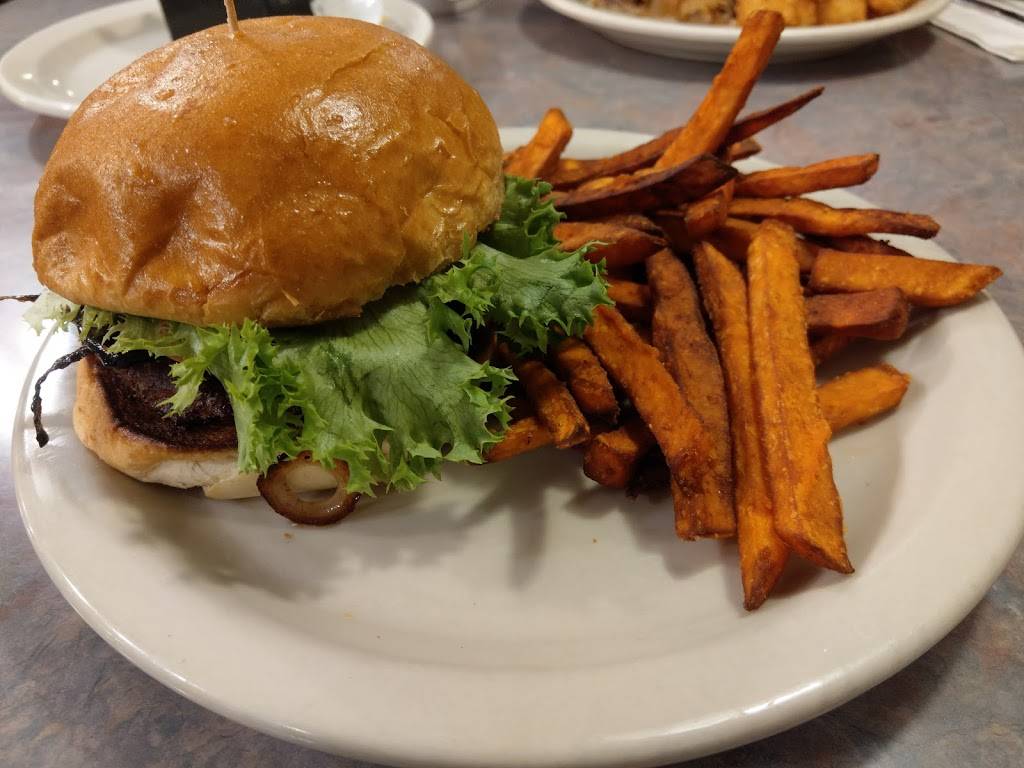 Rockin R Restaurant | restaurant | 201 Antelope Blvd, Red Bluff, CA 96080, USA | 5305282360 OR +1 530-528-2360