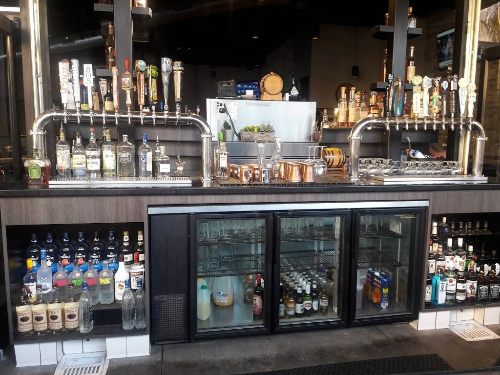 The Point Patio Bar & Bistro | restaurant | 2940 E Nees Ave #107, Fresno, CA 93720, USA | 5597654397 OR +1 559-765-4397