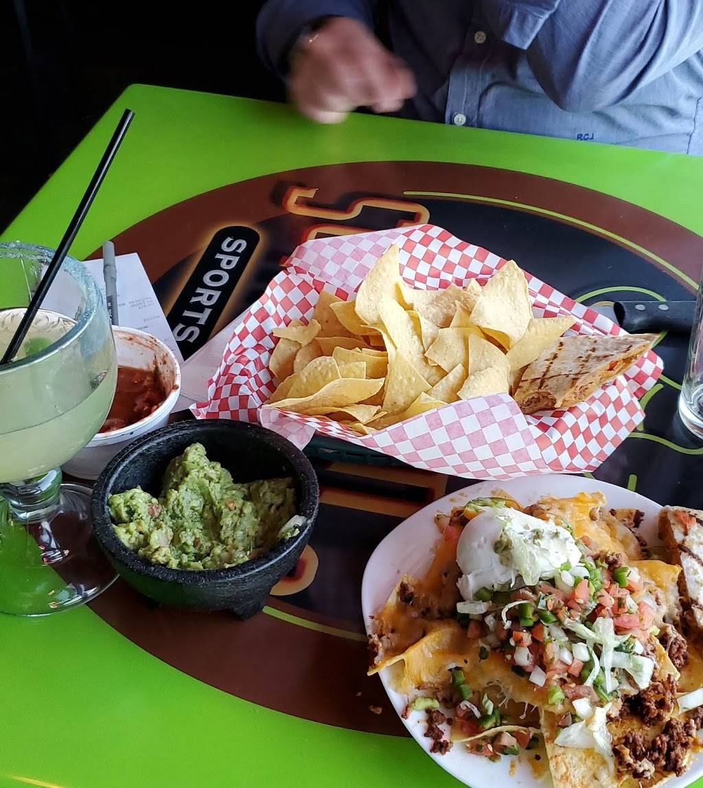 Urban Sombrero | restaurant | 16221 E 40th Ave, Denver, CO 80239, USA | 3033731133 OR +1 303-373-1133