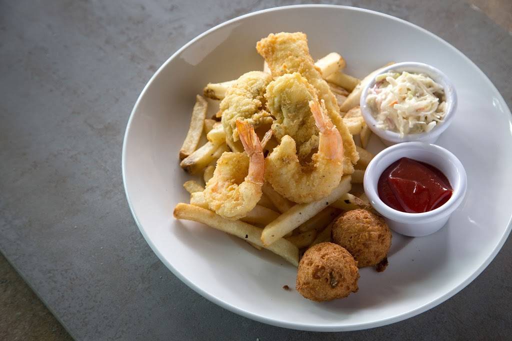 FISH Casual Coastal Seafood | restaurant | 1 N Forest Beach Dr, Hilton Head Island, SC 29928, USA | 8433423474 OR +1 843-342-3474