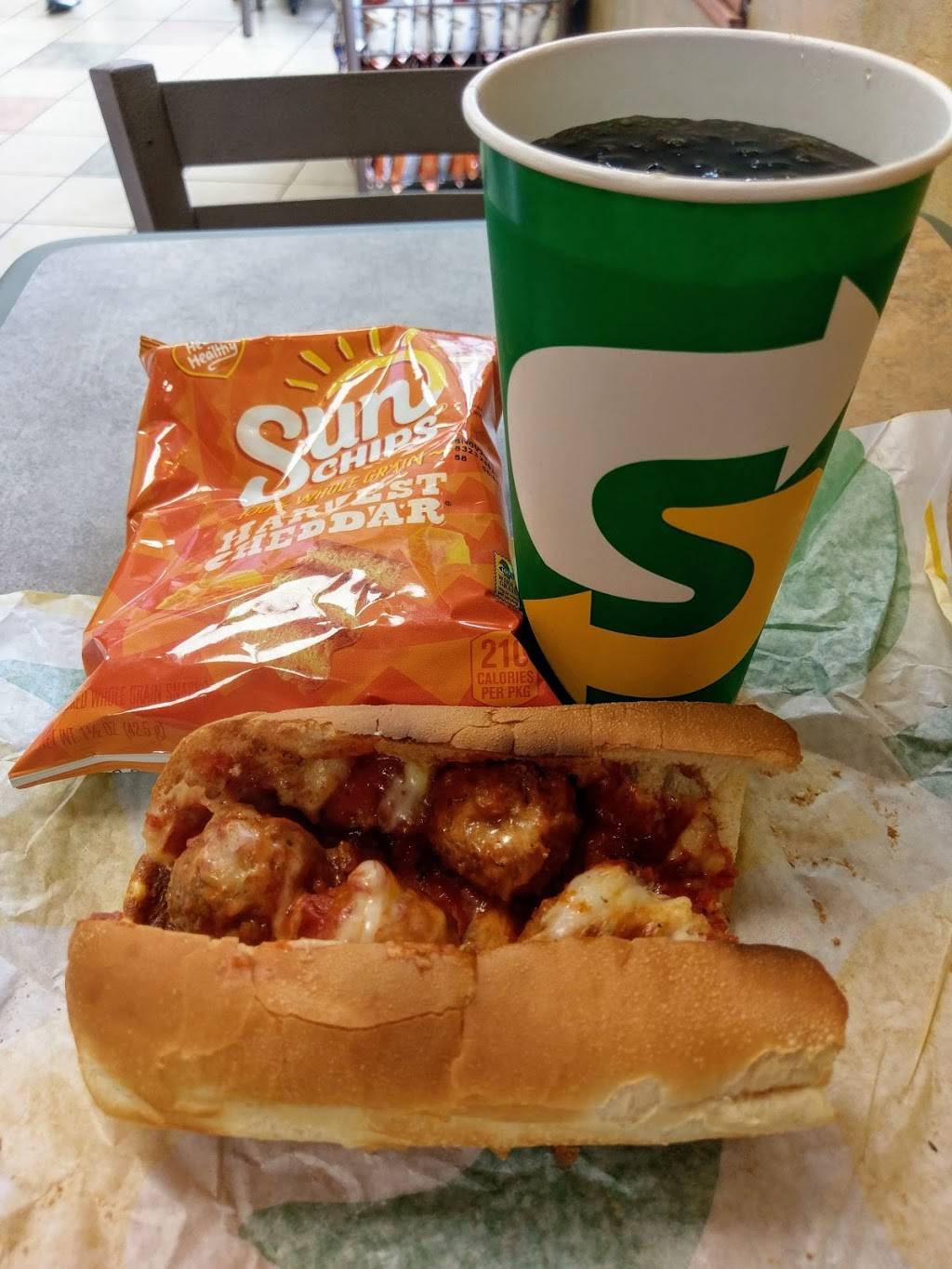 Subway Restaurants | restaurant | 140 E Main St, Smithtown, NY 11787, USA | 6316563399 OR +1 631-656-3399