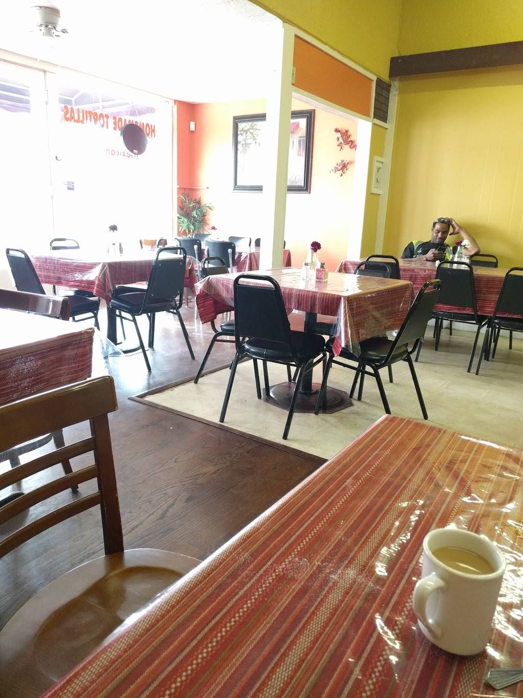 La Cantera Mexican Restaurant | restaurant | 119 E Walnut St, Lockhart, TX 78644, USA | 5126684003 OR +1 512-668-4003