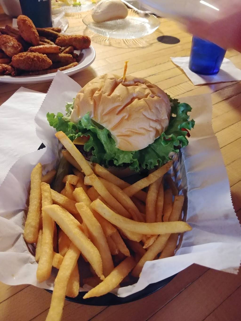 Badger Crossing Pub & Eatery | restaurant | 909 Front St, Cashton, WI 54619, USA | 6086545706 OR +1 608-654-5706