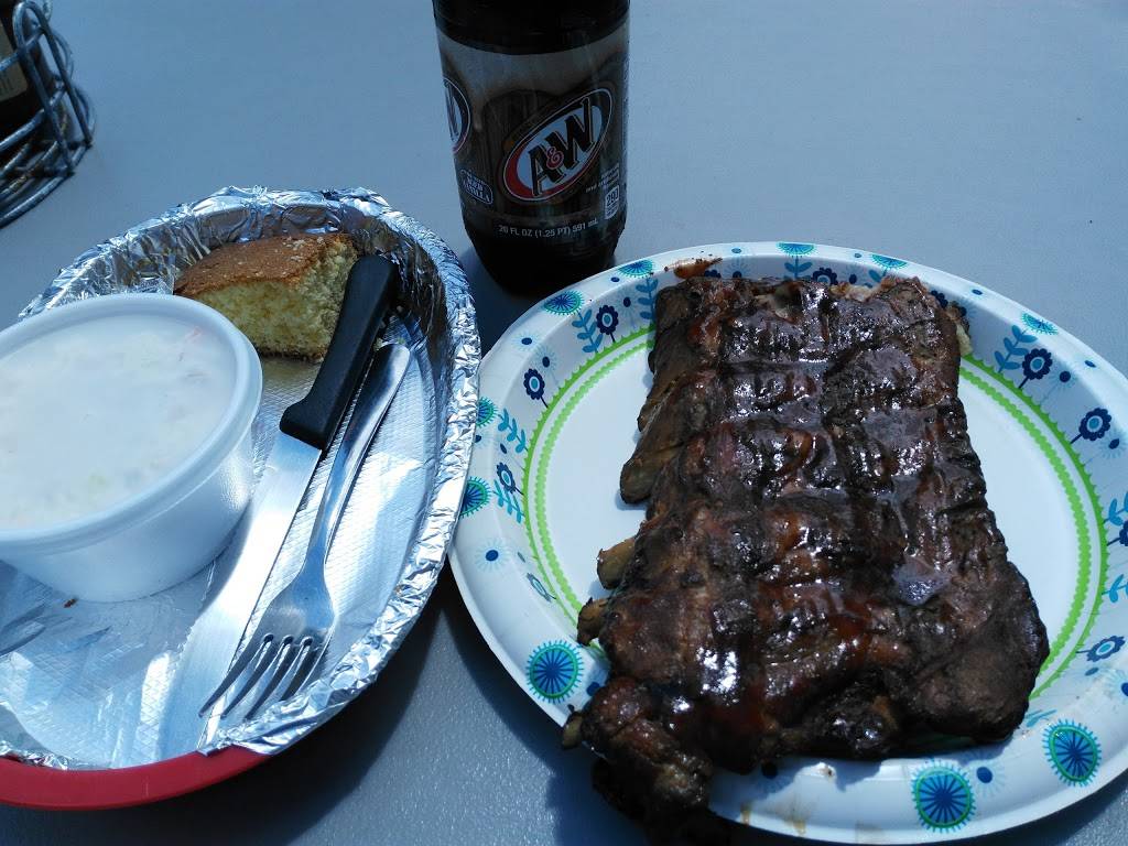 Smokin Coop BBQ Pit | restaurant | 2022 US-20 BUS, Belvidere, IL 61008, USA | 8157425761 OR +1 815-742-5761