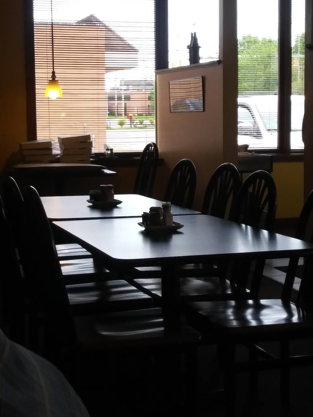 Primozz Pizza | restaurant | 8887 Mentor Ave, Mentor, OH 44060, USA | 4402555488 OR +1 440-255-5488