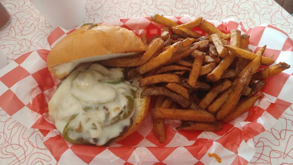 The Classic Garage | restaurant | 2111 3rd St, Eau Claire, WI 54703, USA | 7155987200 OR +1 715-598-7200