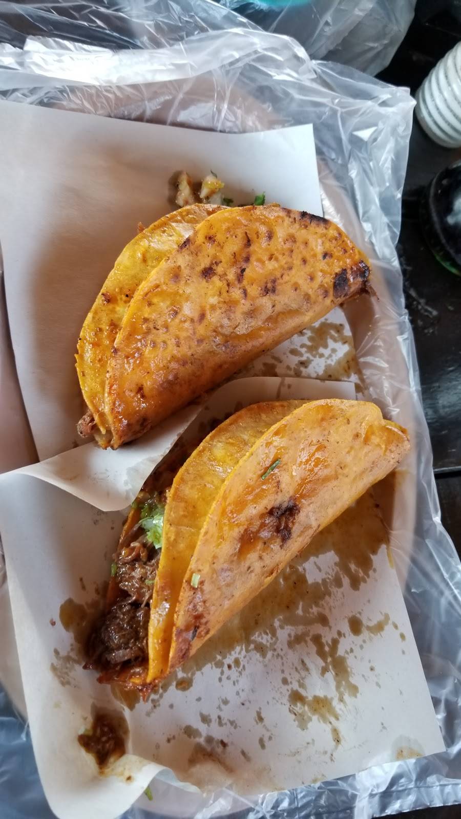 Tacos El Chino | restaurant | 22890, Río Grande 171, Valle Dorado, 22890 Ensenada, B.C., Mexico | 016461073369 OR +52 646 107 3369