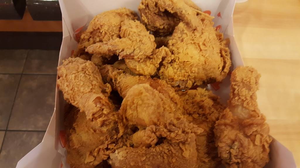 Popeyes Louisiana Kitchen | restaurant | 11115 Culebra Rd, San Antonio, TX 78253, USA | 2106889438 OR +1 210-688-9438