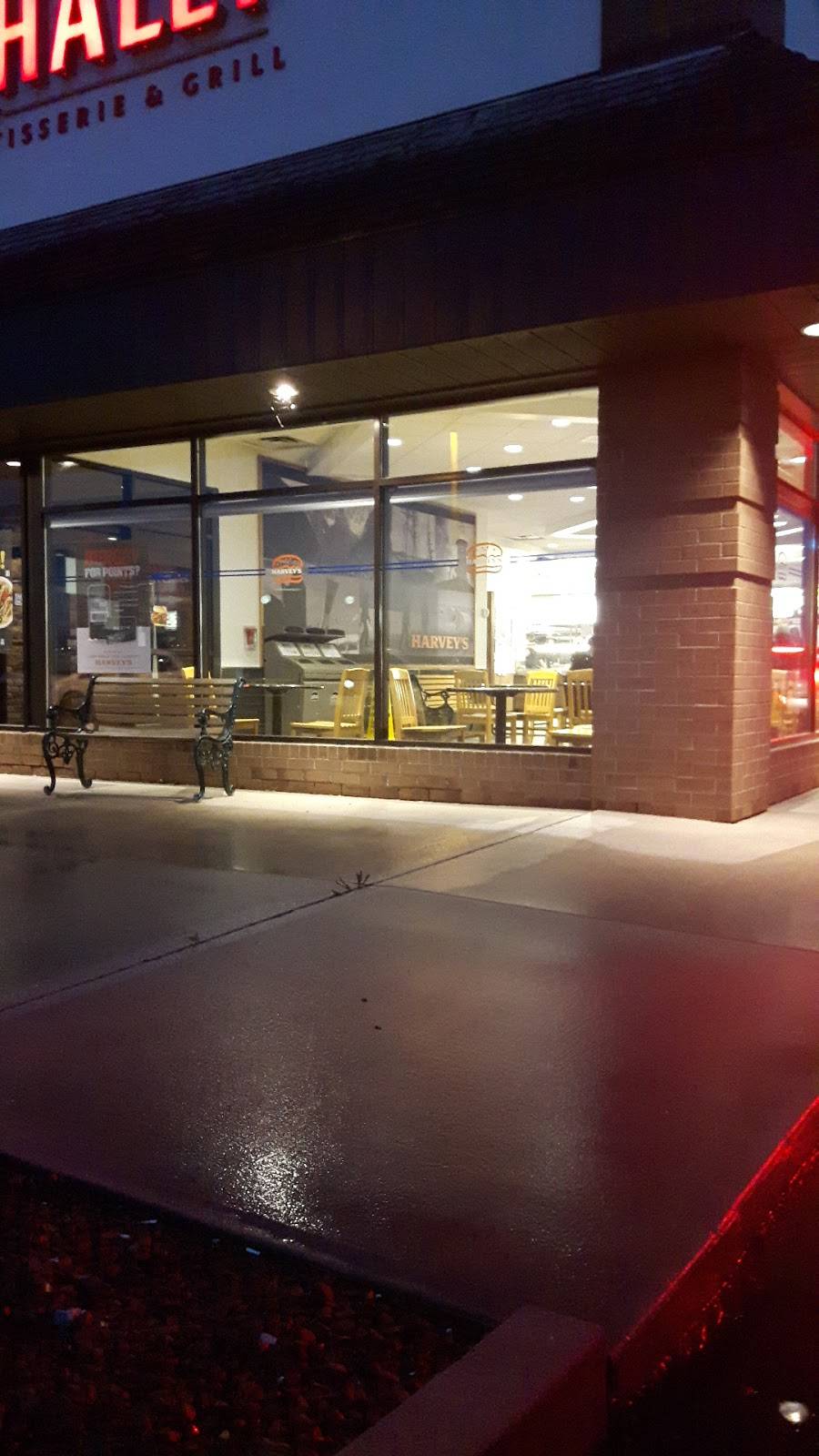 Harveys | restaurant | 5 Windward Dr RR#2, Grimsby, ON L3M 4E8, Canada | 9059457575 OR +1 905-945-7575