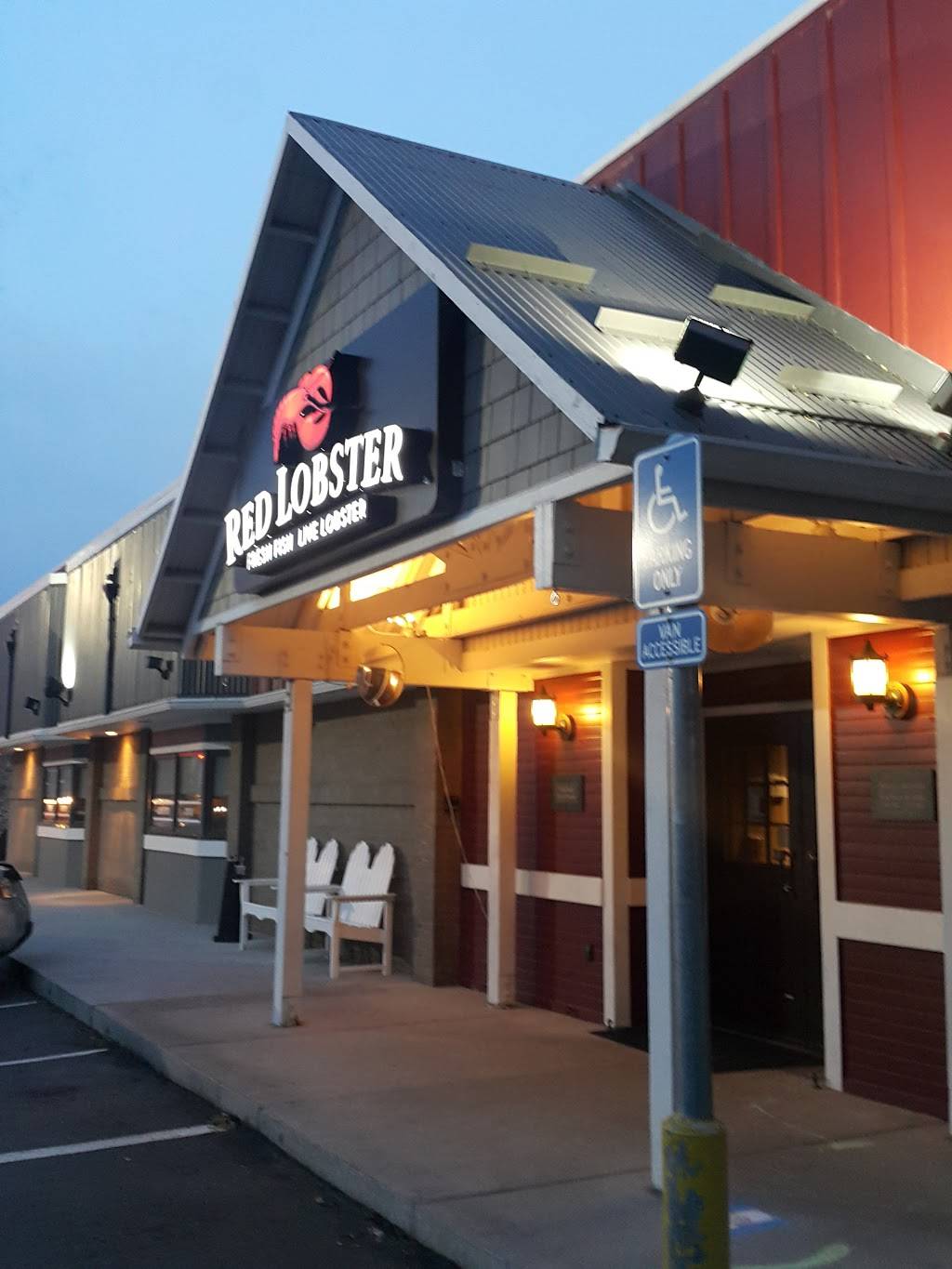 Red Lobster | restaurant | 3301 S College Ave, Fort Collins, CO 80525, USA | 9702233952 OR +1 970-223-3952