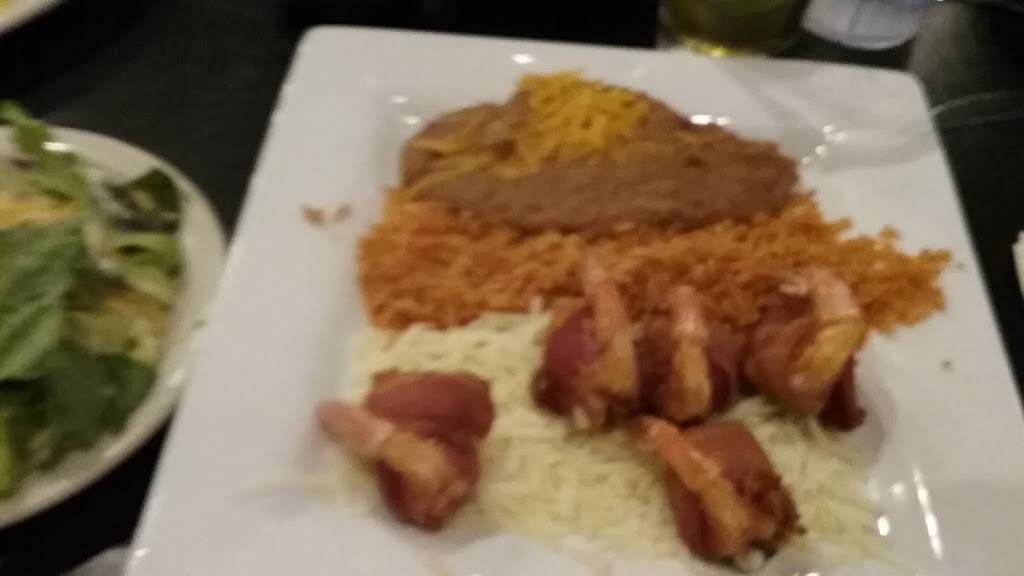 Dos Leones | restaurant | 2208 TX-16, Graham, TX 76450, USA | 9405493663 OR +1 940-549-3663