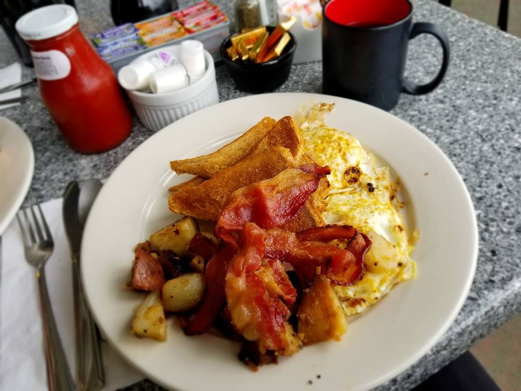 The Daily Paper Restaurant | restaurant | 644 W Main St, Hyannis, MA 02601, USA | 5087908800 OR +1 508-790-8800