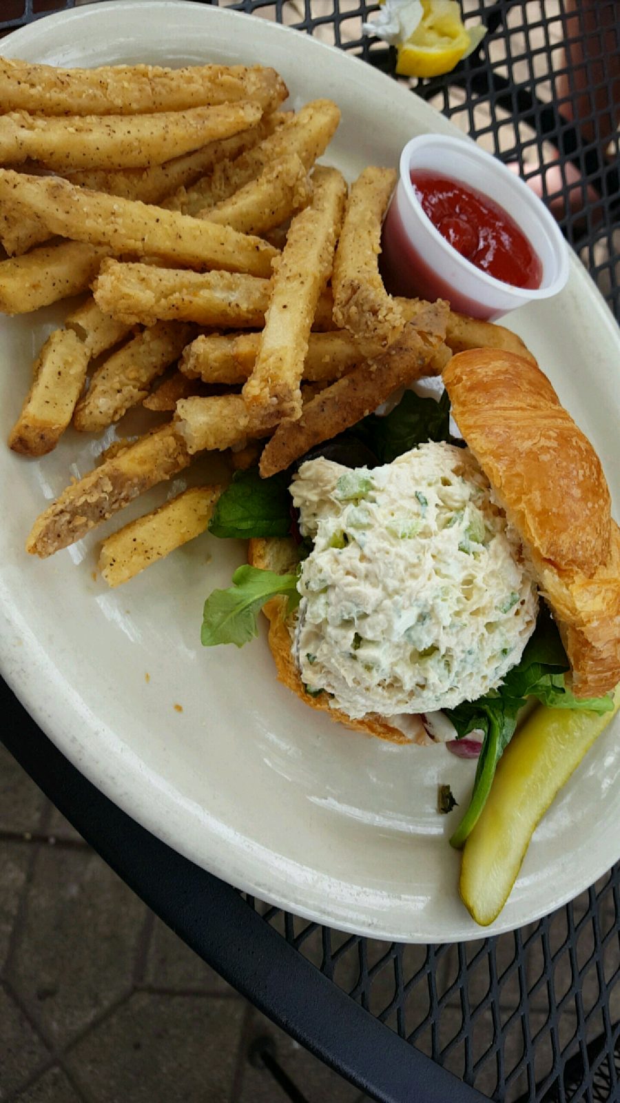 Rock House Eatery | restaurant | 1201 Gunter Ave, Guntersville, AL 35976, USA | 2565054699 OR +1 256-505-4699