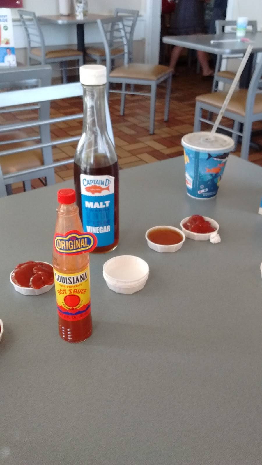 Captain Ds | restaurant | 1010 W McGalliard Rd, Muncie, IN 47303, USA | 7652891991 OR +1 765-289-1991