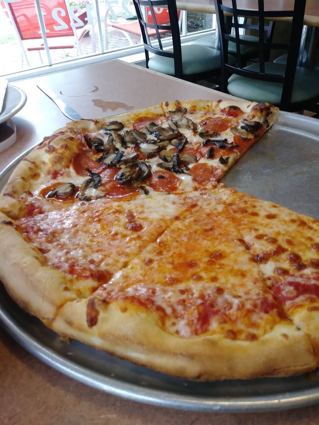 Queenstown Pizzeria | restaurant | 7104 Main St, Queenstown, MD 21658, USA | 4108274221 OR +1 410-827-4221