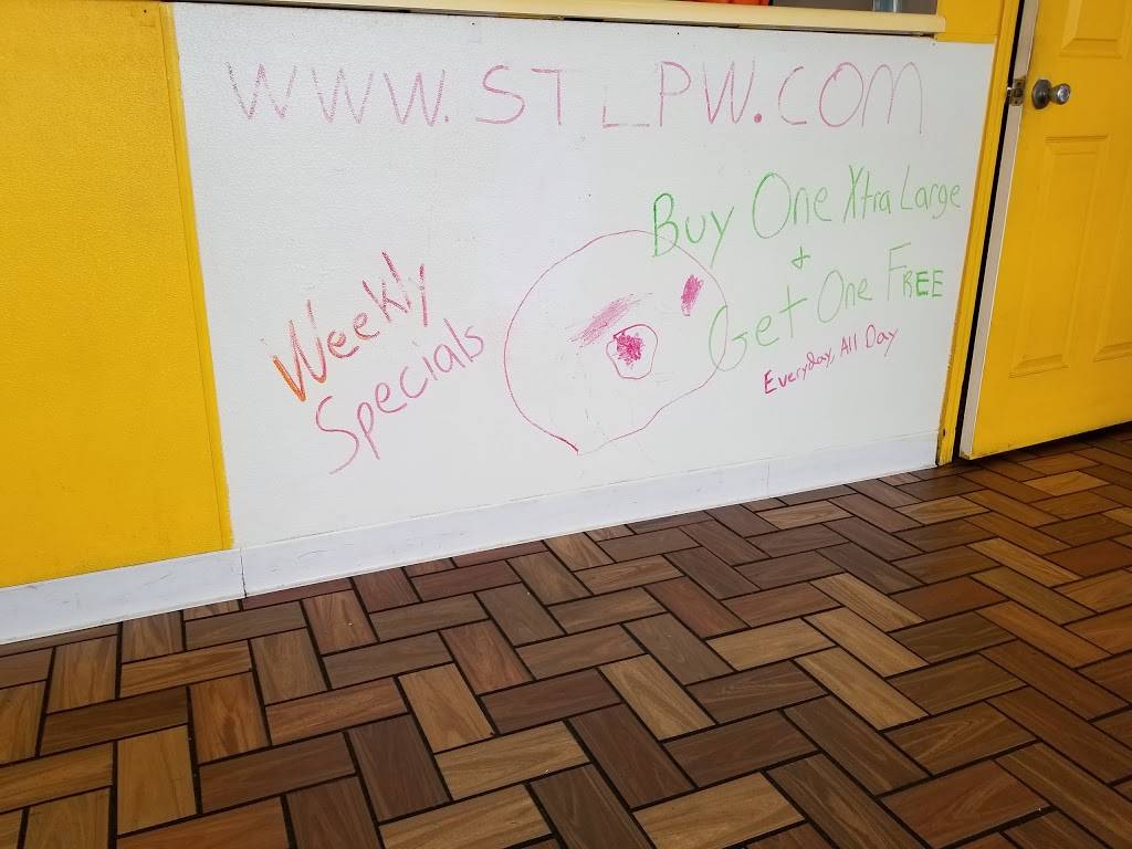 St Louis Pizza & Wings | restaurant | 12668 Lamplighter Square Shopping Center, St. Louis, MO 63128, USA | 3148494006 OR +1 314-849-4006