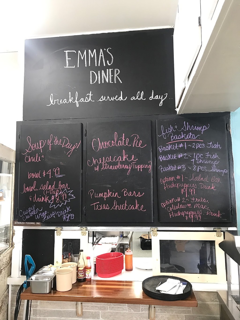 Emmas Diner | restaurant | 117 W Main St, Stewardson, IL 62463, USA | 2176825504 OR +1 217-682-5504