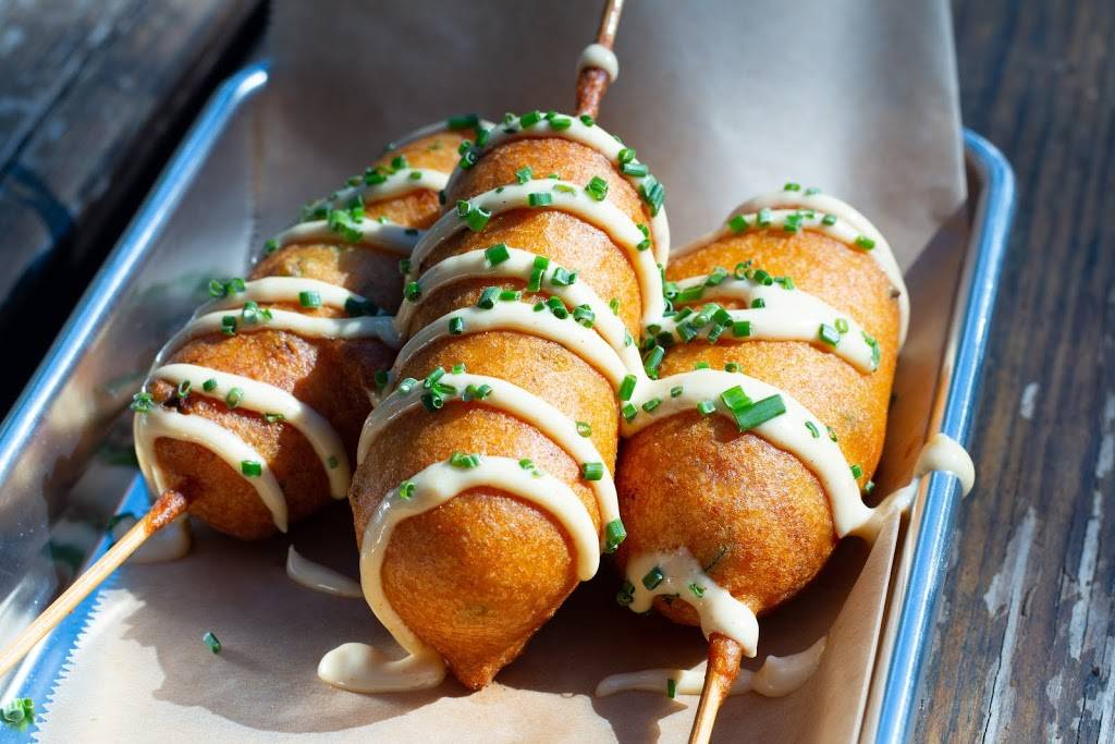 Two Bits | restaurant | 1520 Demonbreun St, Nashville, TN 37203, USA | 6157503536 OR +1 615-750-3536