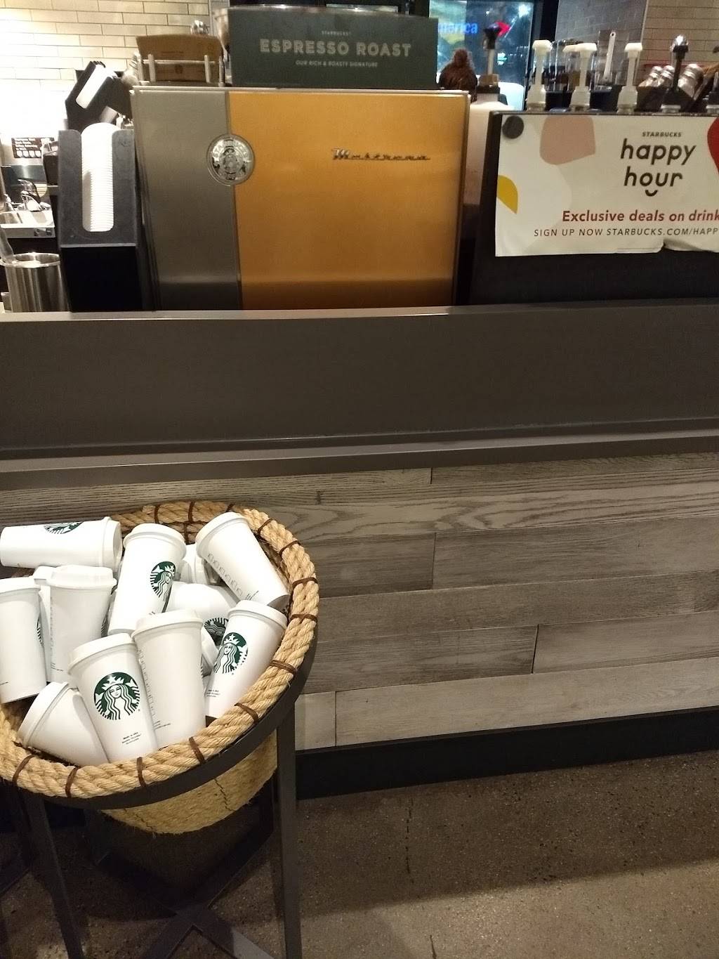 Starbucks | cafe | 871 Washington St, Middletown, CT 06457, USA | 4754140822 OR +1 475-414-0822