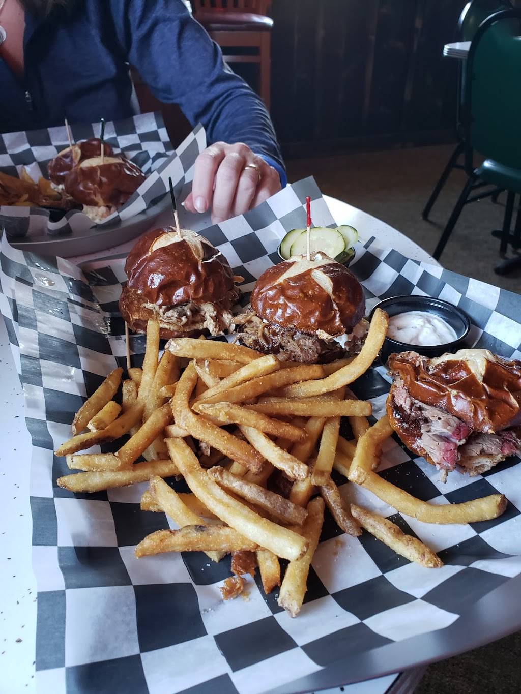 Whi Ski Inn | restaurant | 2670 US-131, Boyne Falls, MI 49713, USA | 2315493346 OR +1 231-549-3346