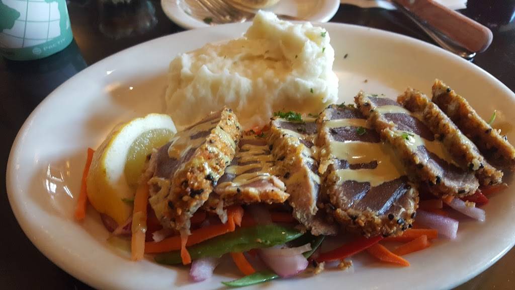 Chucks Waterfront Grill | restaurant | 113 Harbor Way Ste 180, Santa Barbara, CA 93109, USA | 8055641200 OR +1 805-564-1200