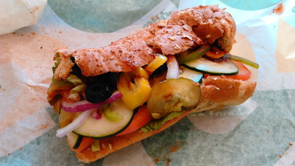 Subway | restaurant | 29690 Euclid Ave, Wickliffe, OH 44092, USA | 4409445955 OR +1 440-944-5955