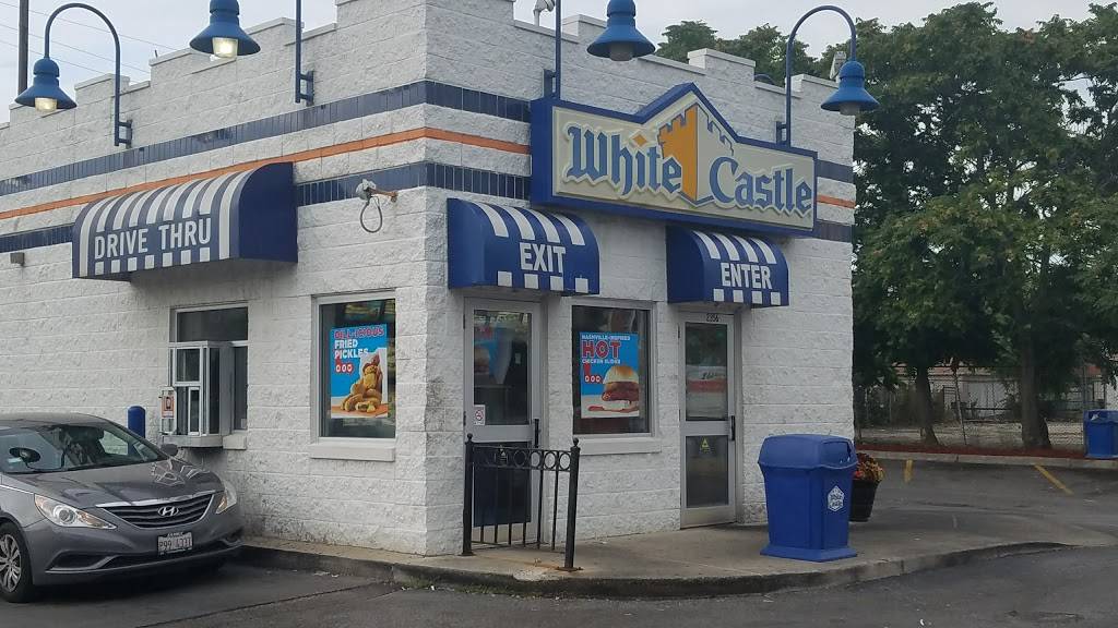 White Castle | restaurant | 2356 Roosevelt Rd, Chicago, IL 60608, USA | 3122269472 OR +1 312-226-9472