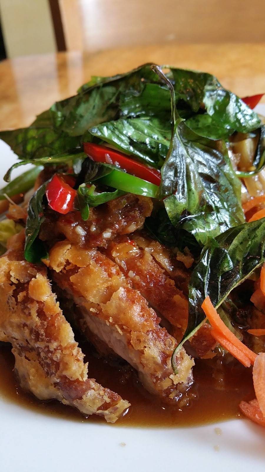 Sam Phao Thai Cuisine | restaurant | 1019 King St, Alexandria, VA 22314, USA | 7035483736 OR +1 703-548-3736