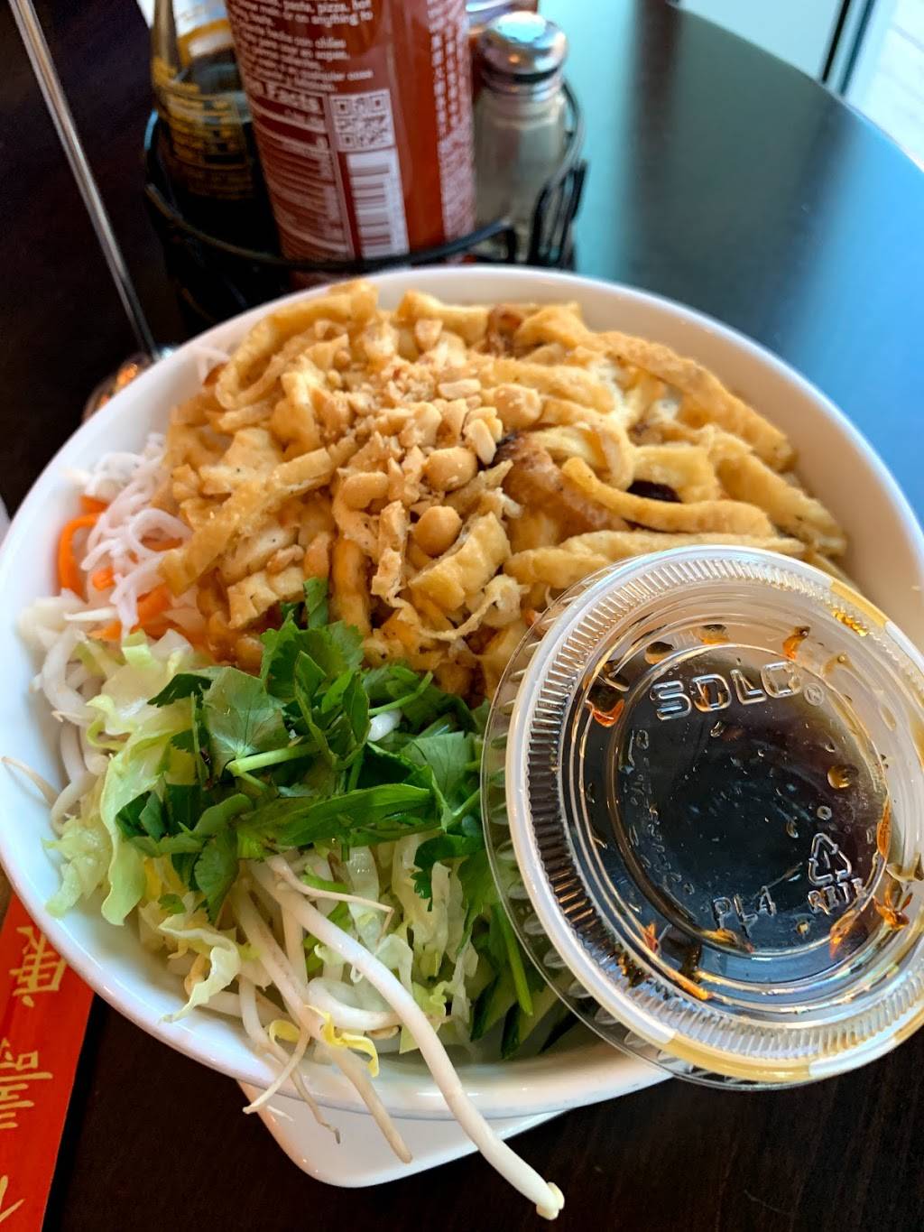 Four Sisters Grill | restaurant | 3035 Clarendon Blvd, Arlington, VA 22201, USA | 7032439020 OR +1 703-243-9020