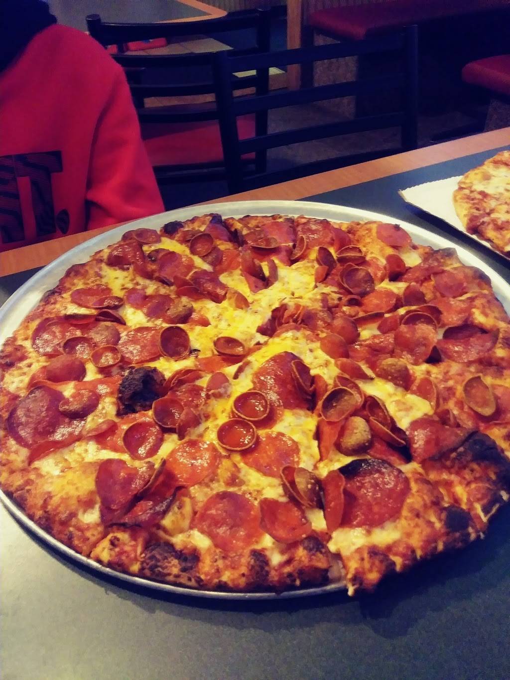 Round Table Pizza | meal delivery | 15255 E 14th St, San Leandro, CA 94578, USA | 5102783002 OR +1 510-278-3002