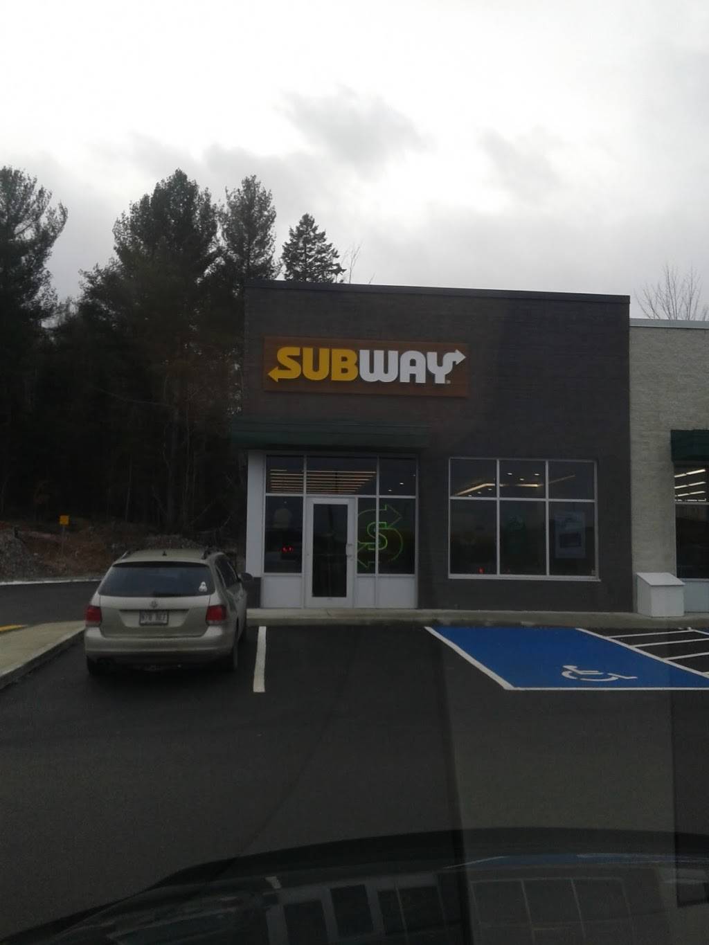 Subway | restaurant | Marche Cantley, 439 Montée de la Source Unit-2, Cantley, QC J8V 3B5, Canada | 8198273333 OR +1 819-827-3333