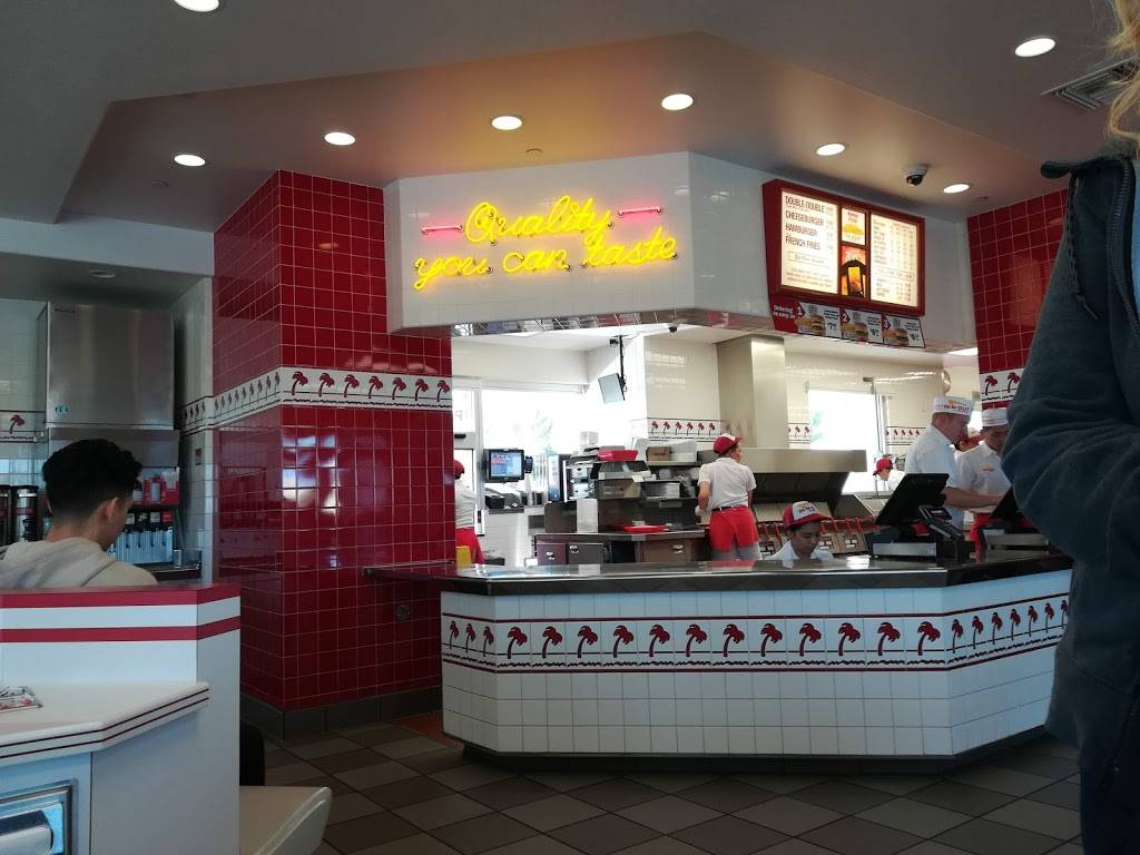 In-N-Out Burger | restaurant | 108 E Easton St, Rialto, CA 92376, USA | 8007861000 OR +1 800-786-1000