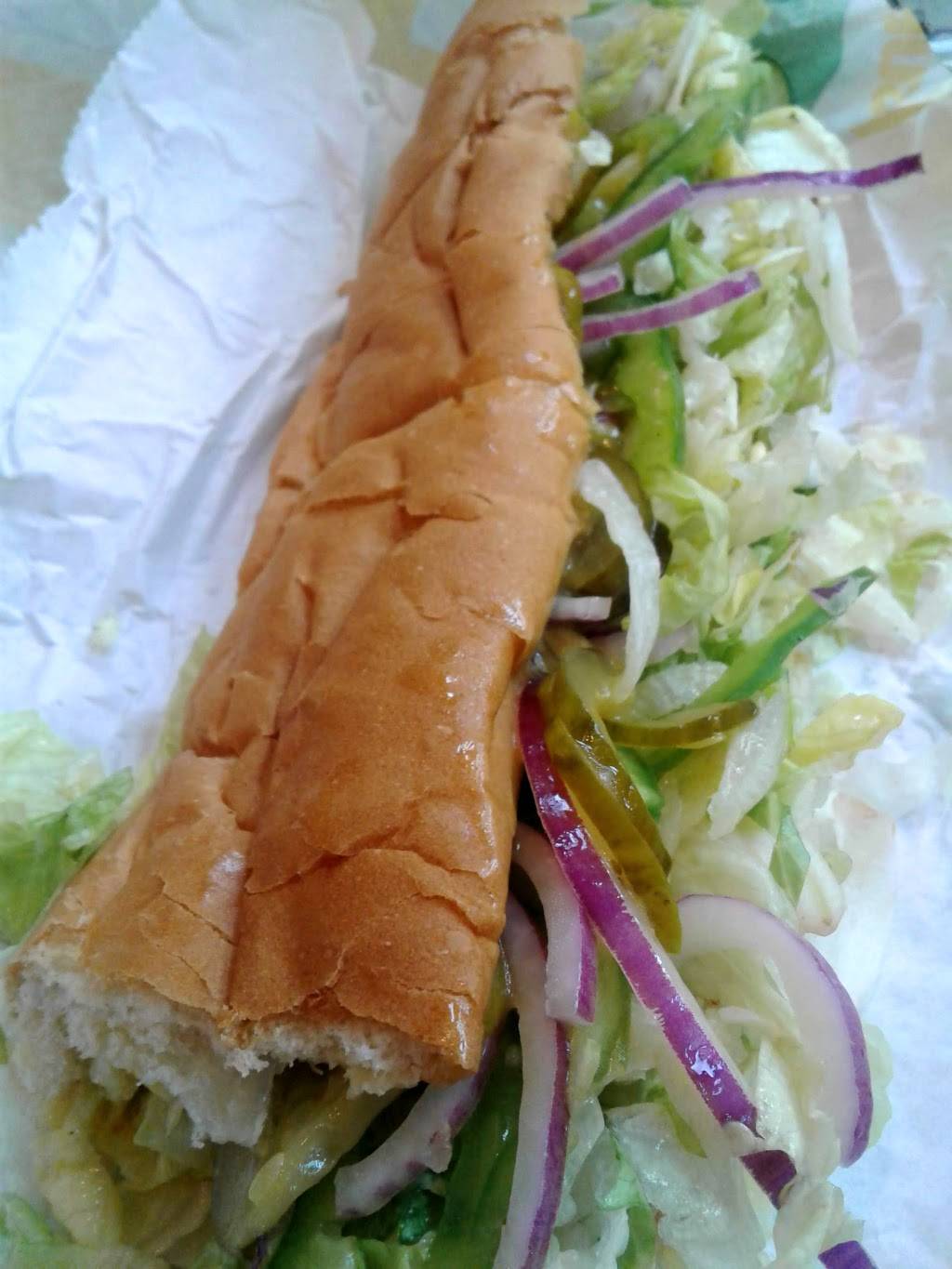 Subway | restaurant | 544 W Liberty St, Hubbard, OH 44425, USA | 3305682088 OR +1 330-568-2088