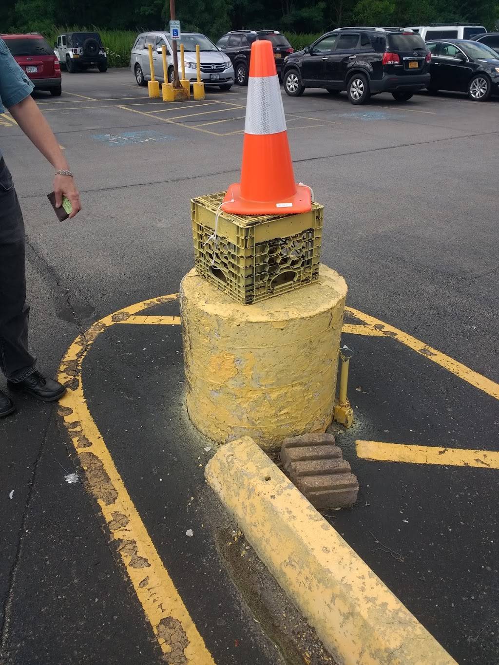 Macedon Hills Restaurant | restaurant | 1090 NY-31, Macedon, NY 14502, USA | 3159865836 OR +1 315-986-5836