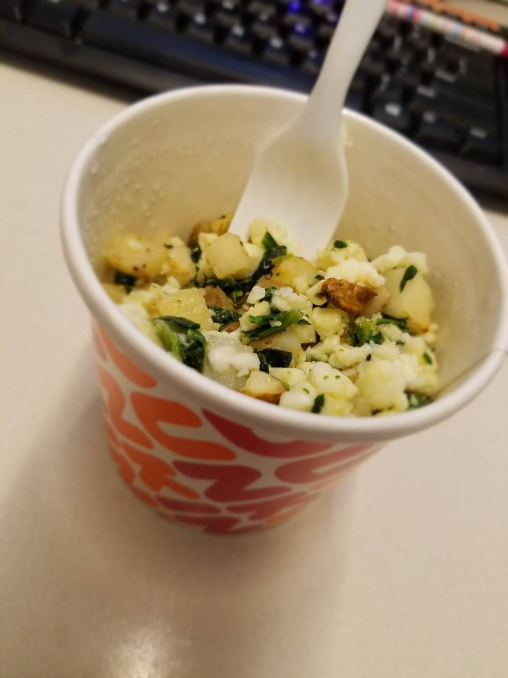 Dunkin | bakery | 501 E Genesee St, Fayetteville, NY 13066, USA | 3156370450 OR +1 315-637-0450