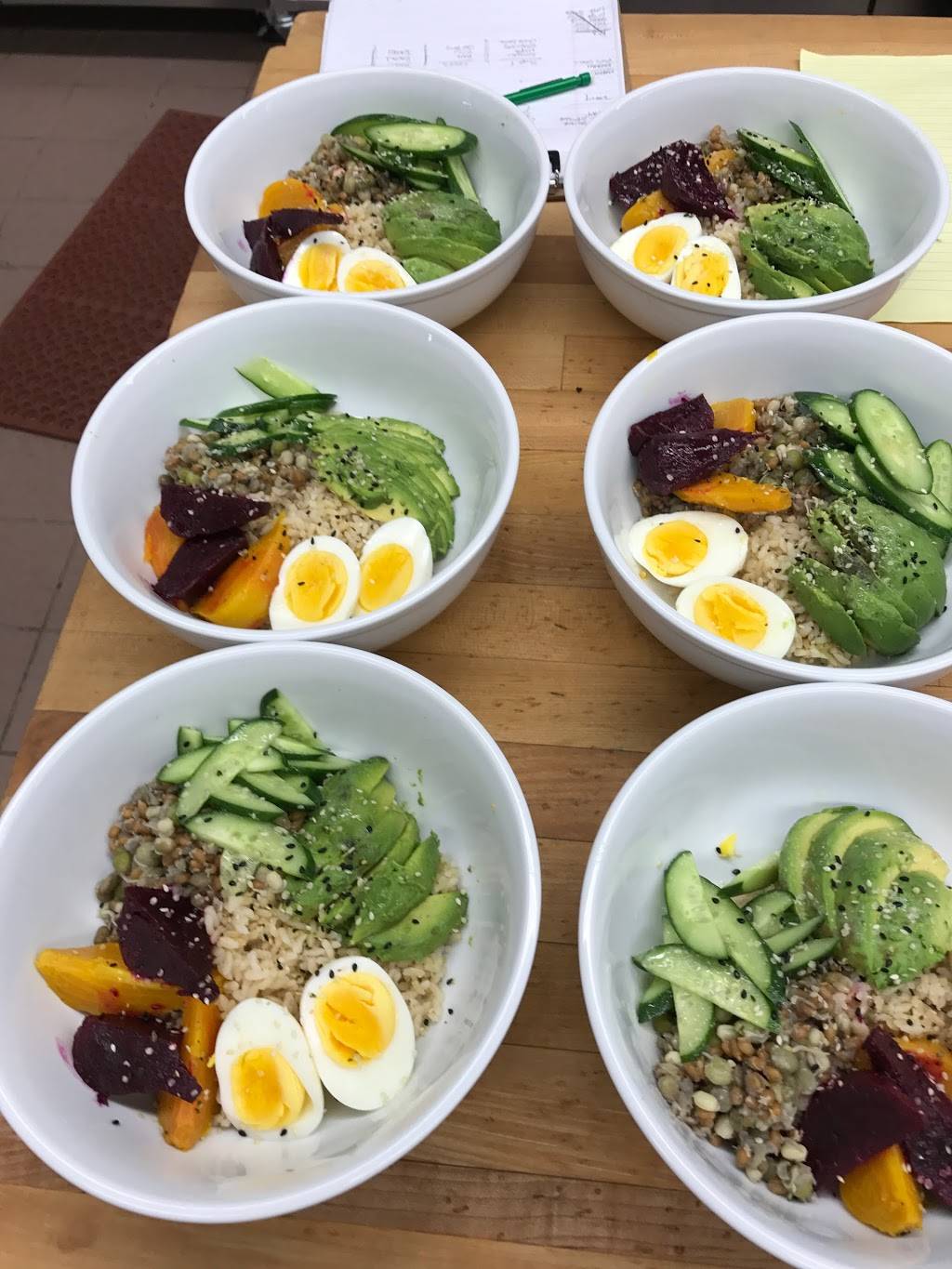 Friends & Family | restaurant | 5150 Hollywood Blvd, Los Angeles, CA 90027, USA | 3236682000 OR +1 323-668-2000