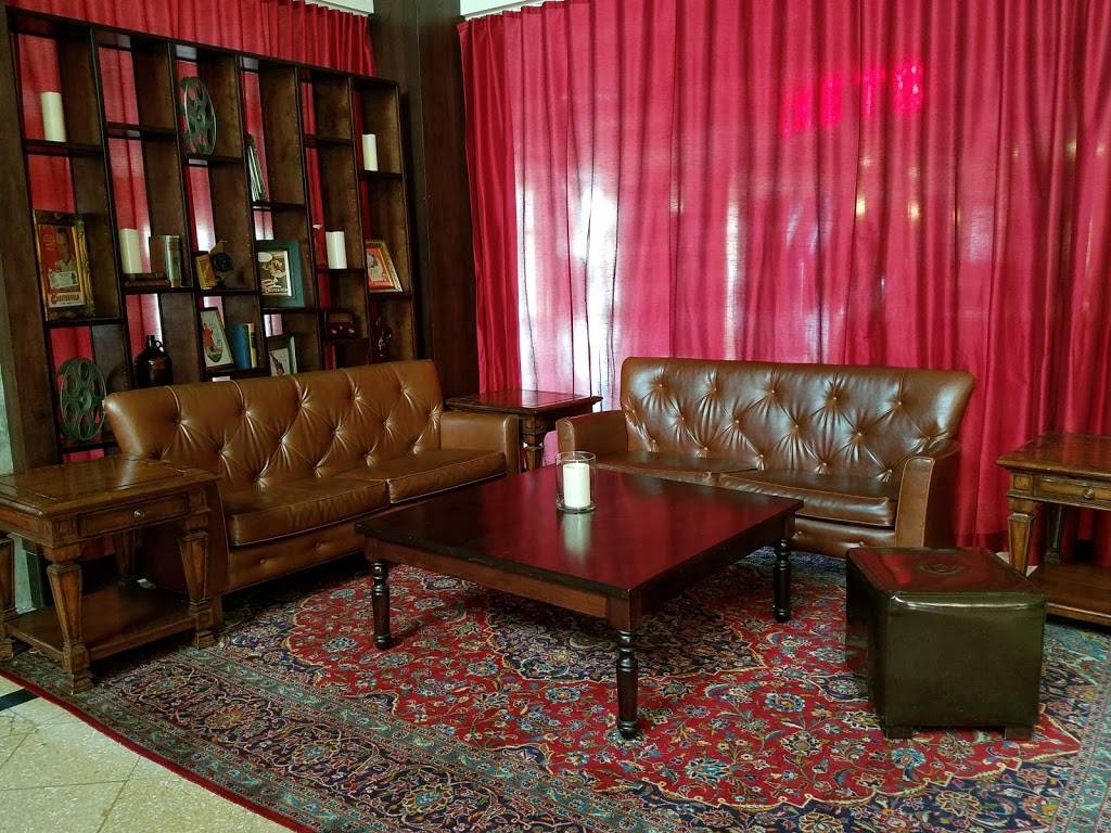 The Chesterfield | restaurant | 1400 Main St #2, Kansas City, MO 64105, USA | 8164744545 OR +1 816-474-4545