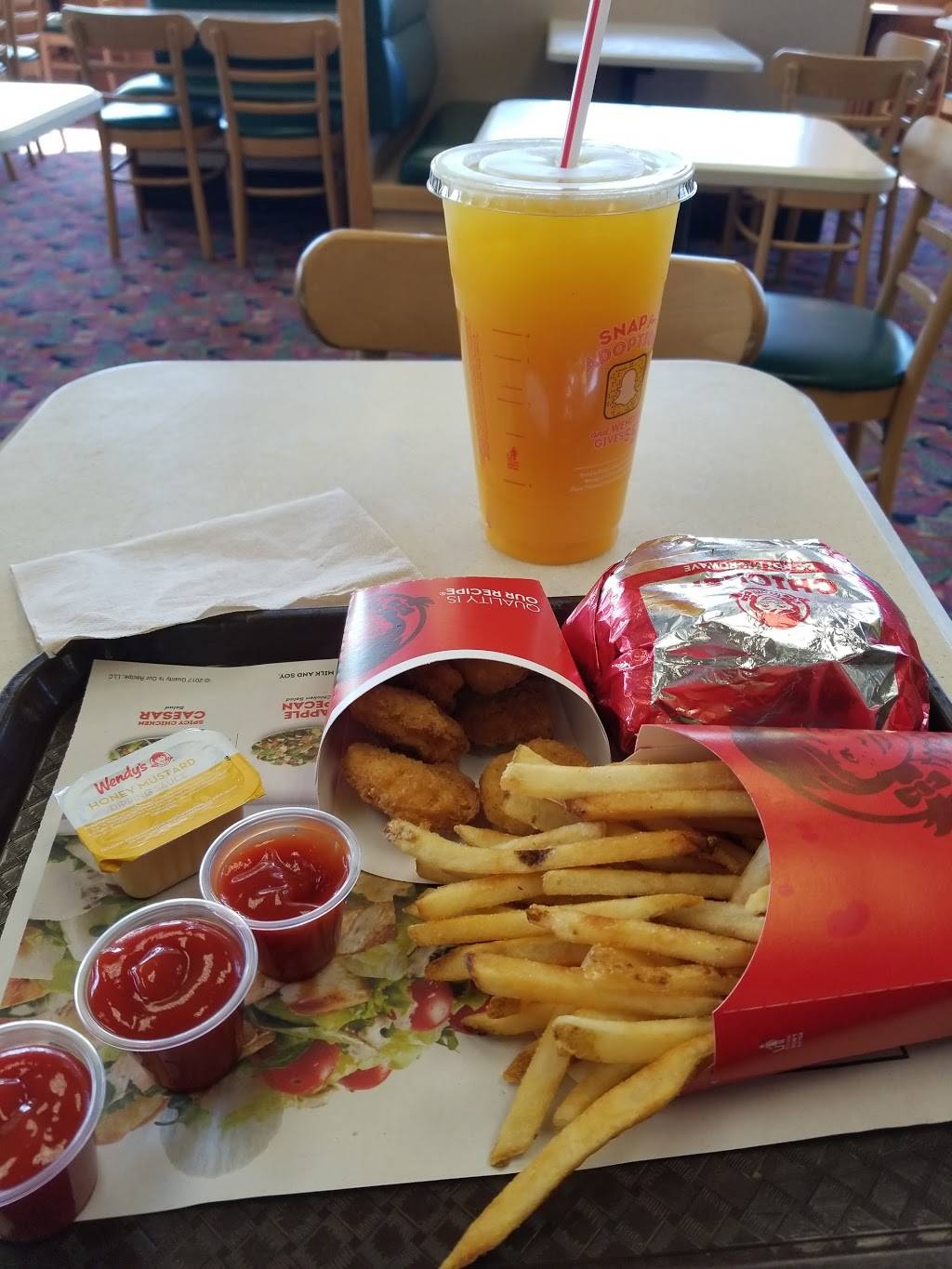 Wendys | restaurant | 3176 W Shore Dr, Holland, MI 49424, USA | 6167960209 OR +1 616-796-0209