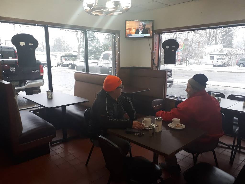 Athenas Diner | restaurant | 569 Broadway St, Wyoming, ON N0N 1T0, Canada | 5198450502 OR +1 519-845-0502