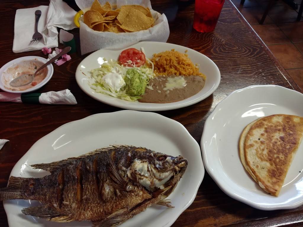 El Rinconcito | restaurant | 2 College Plaza, Statesboro, GA 30458, USA | 9128715502 OR +1 912-871-5502