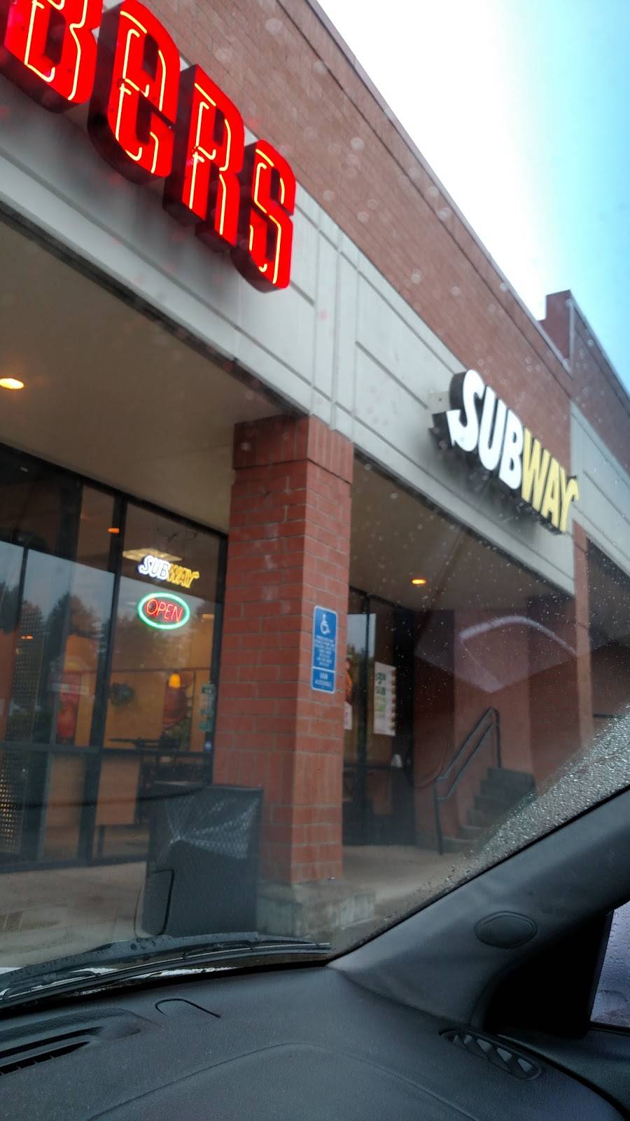 Subway Restaurants | restaurant | 12004 SE Sunnyside Rd, Clackamas, OR 97015, USA | 5036986450 OR +1 503-698-6450