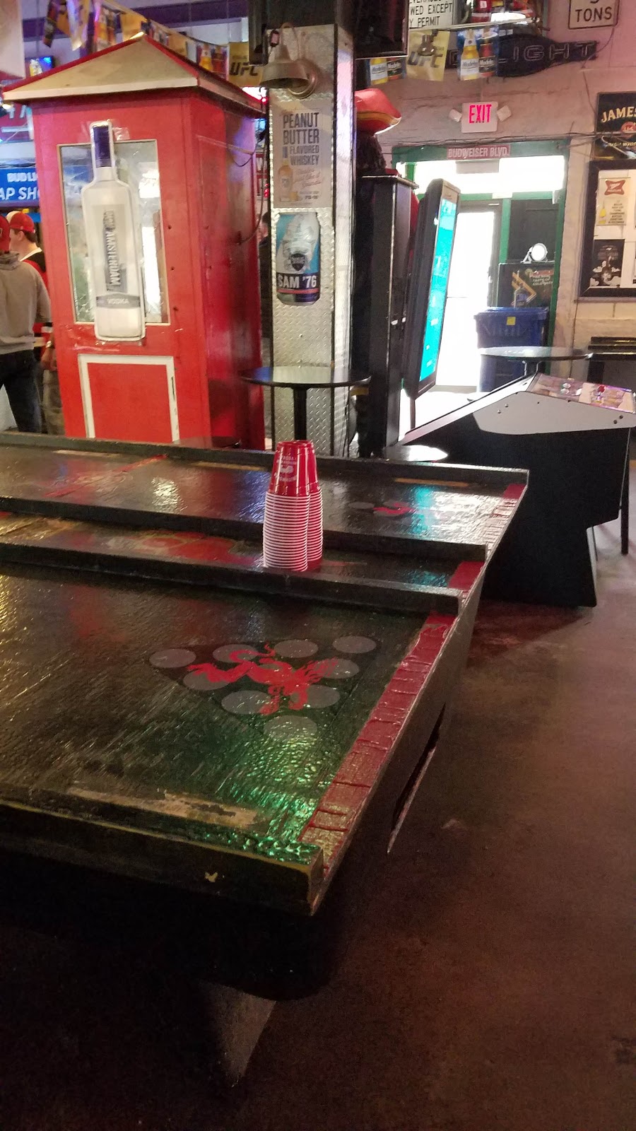 Lucky Bs | restaurant | 609 Tucker St, Raleigh, NC 27603, USA | 9198331310 OR +1 919-833-1310