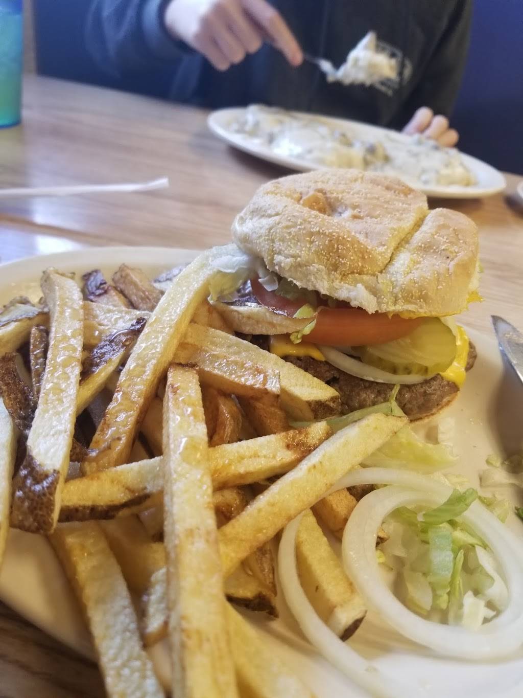 Trees Downtown Diner | restaurant | 224 N Fulton St, Wauseon, OH 43567, USA | 4193355001 OR +1 419-335-5001