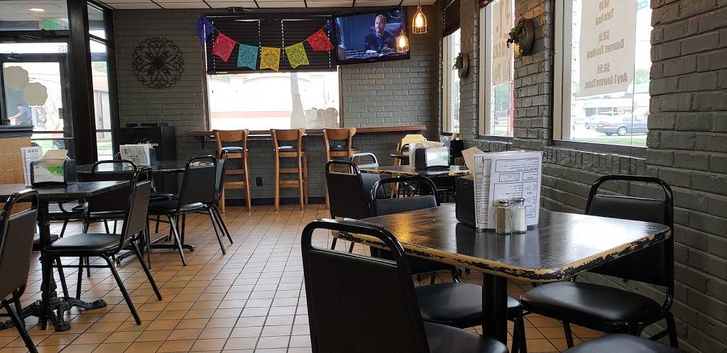 Boss Man Tacos | restaurant | 8845 Indianapolis Blvd, Highland, IN 46322, USA | 2195139046 OR +1 219-513-9046