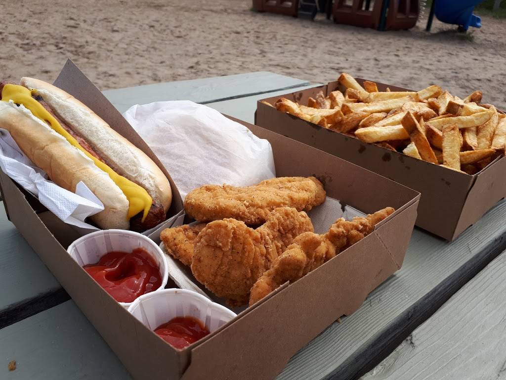 Gerrys Fast Food | restaurant | 1 Beach St, Southampton, ON N0H 2L0, Canada | 5197975665 OR +1 519-797-5665