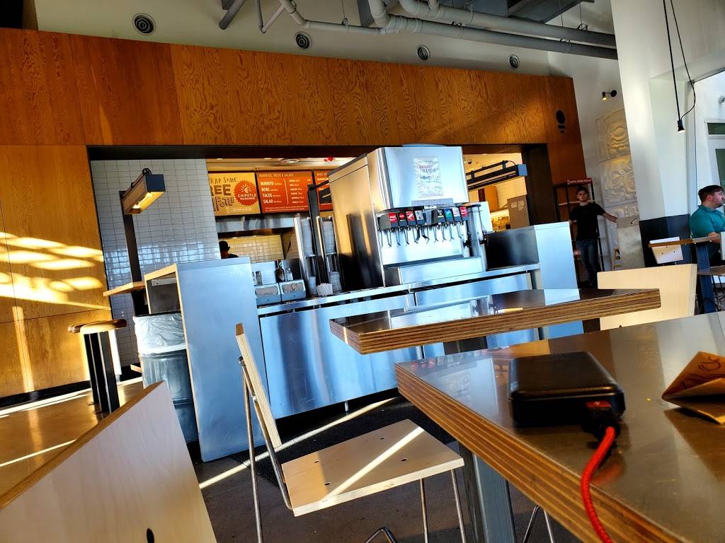 Chipotle Mexican Grill | restaurant | 9010 E Talking Stick Way, Scottsdale, AZ 85250, USA | 4802705370 OR +1 480-270-5370