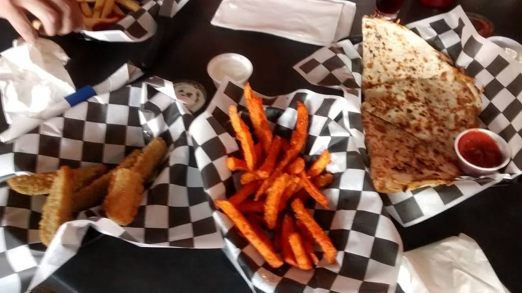 Boondocks Bar & Grill | restaurant | 8770 S Lakeshore Rd, Harbor Beach, MI 48441, USA | 9898643200 OR +1 989-864-3200