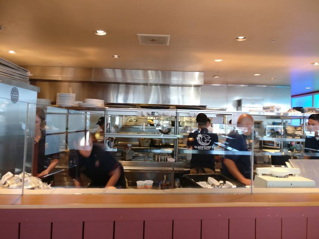 Gladstones Long Beach | restaurant | 330 S Pine Ave, Long Beach, CA 90802, USA | 5624328588 OR +1 562-432-8588