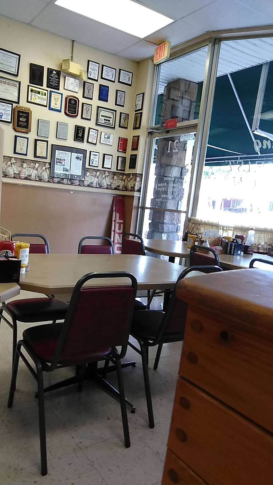 Depot Restaurant & Catering | restaurant | 21 W Main St, Avon Park, FL 33825, USA | 8634535600 OR +1 863-453-5600